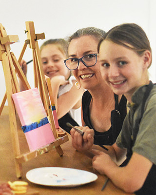 Mother-daughter-art-class-three-people